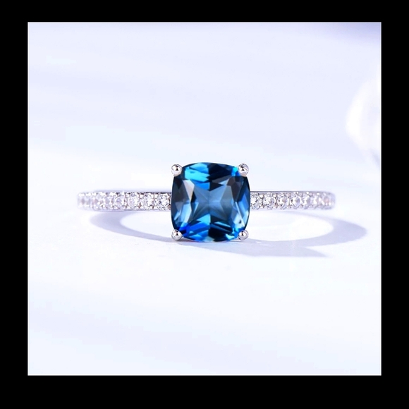 Jewelry Jewelry - HOST PICK 👍✔️Blue Sapphire Ring. S7